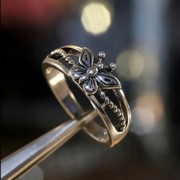 Silver Butterfly Ring - Picture 2 of 6
